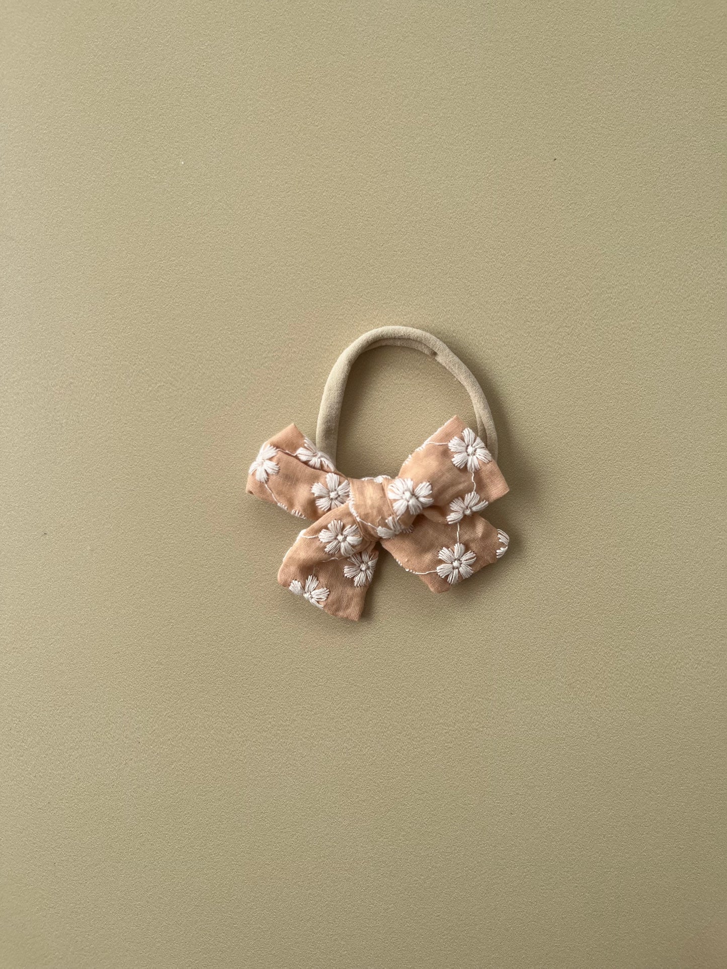 Knot bow