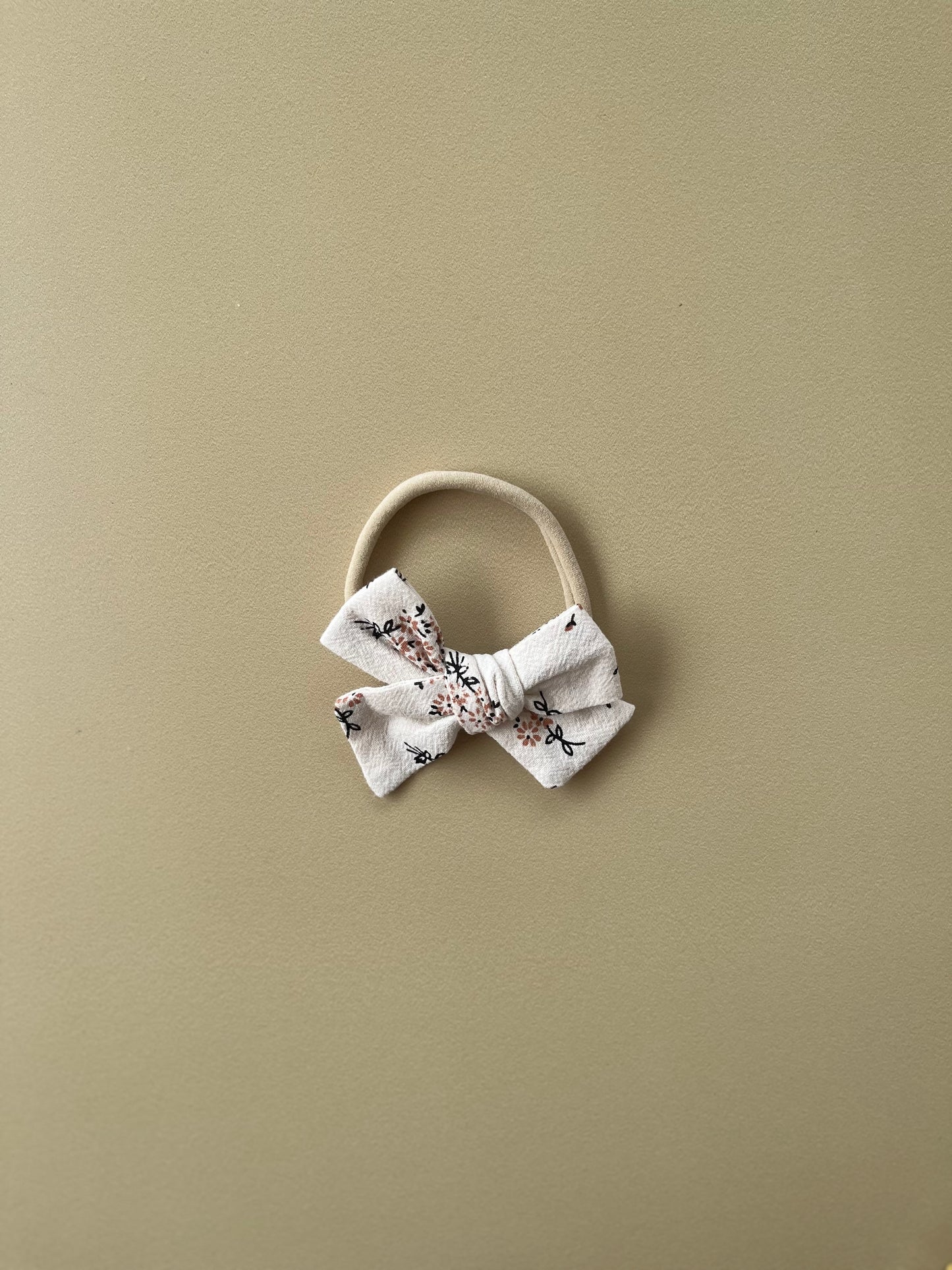 Knot bow