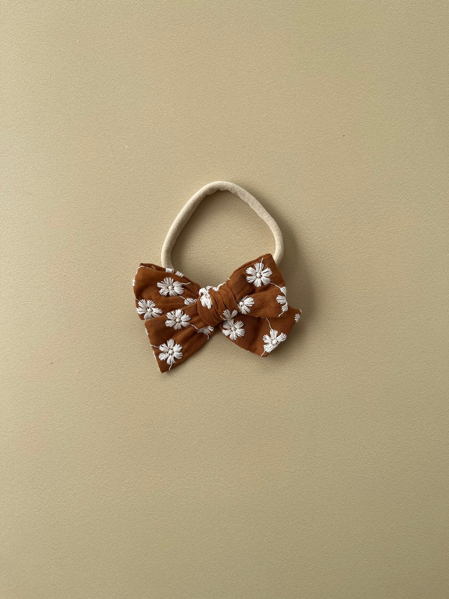 Knot bow