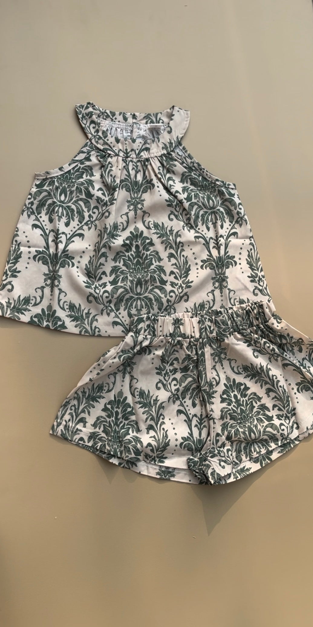Young Girl Woven Print Halter Top and Casual Shorts 2 pcs (4years)