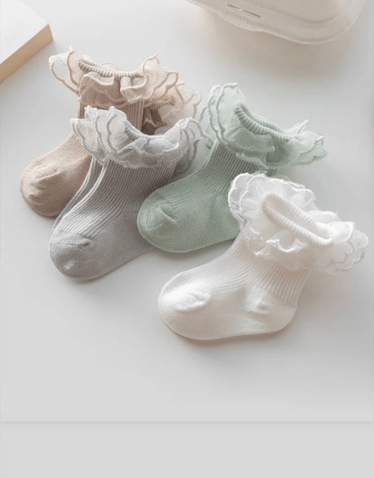 Lace marshmallow socks